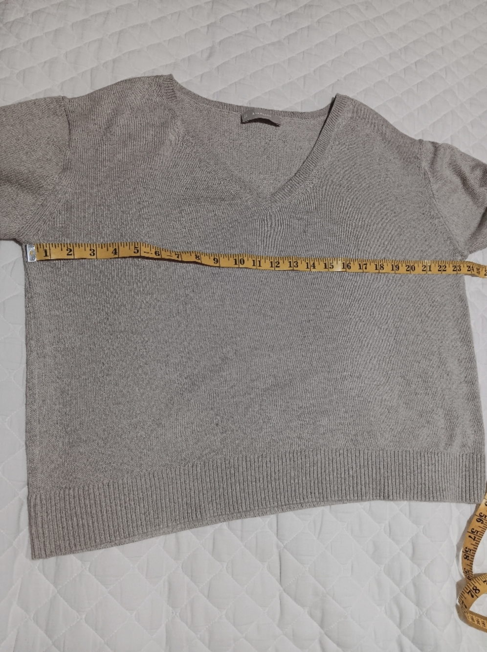 Everlane V-Neck Sweater in Heather Gray - Picture 9 of 11